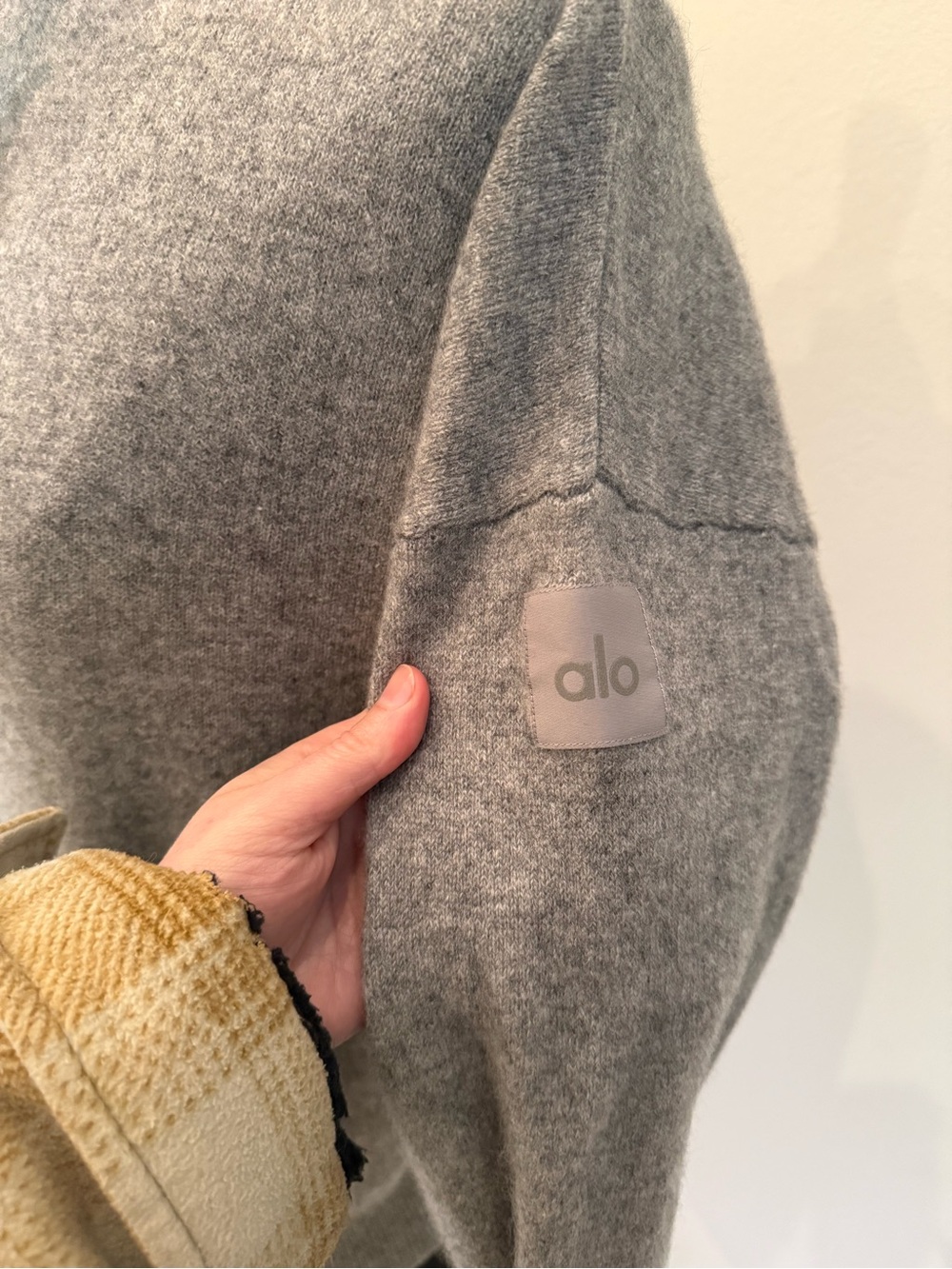 ALO YOGA Cozy Gray Cashmere-Blend Jet Set Hoodie Pullover Sweatshirt S $300 - Picture 7 of 12